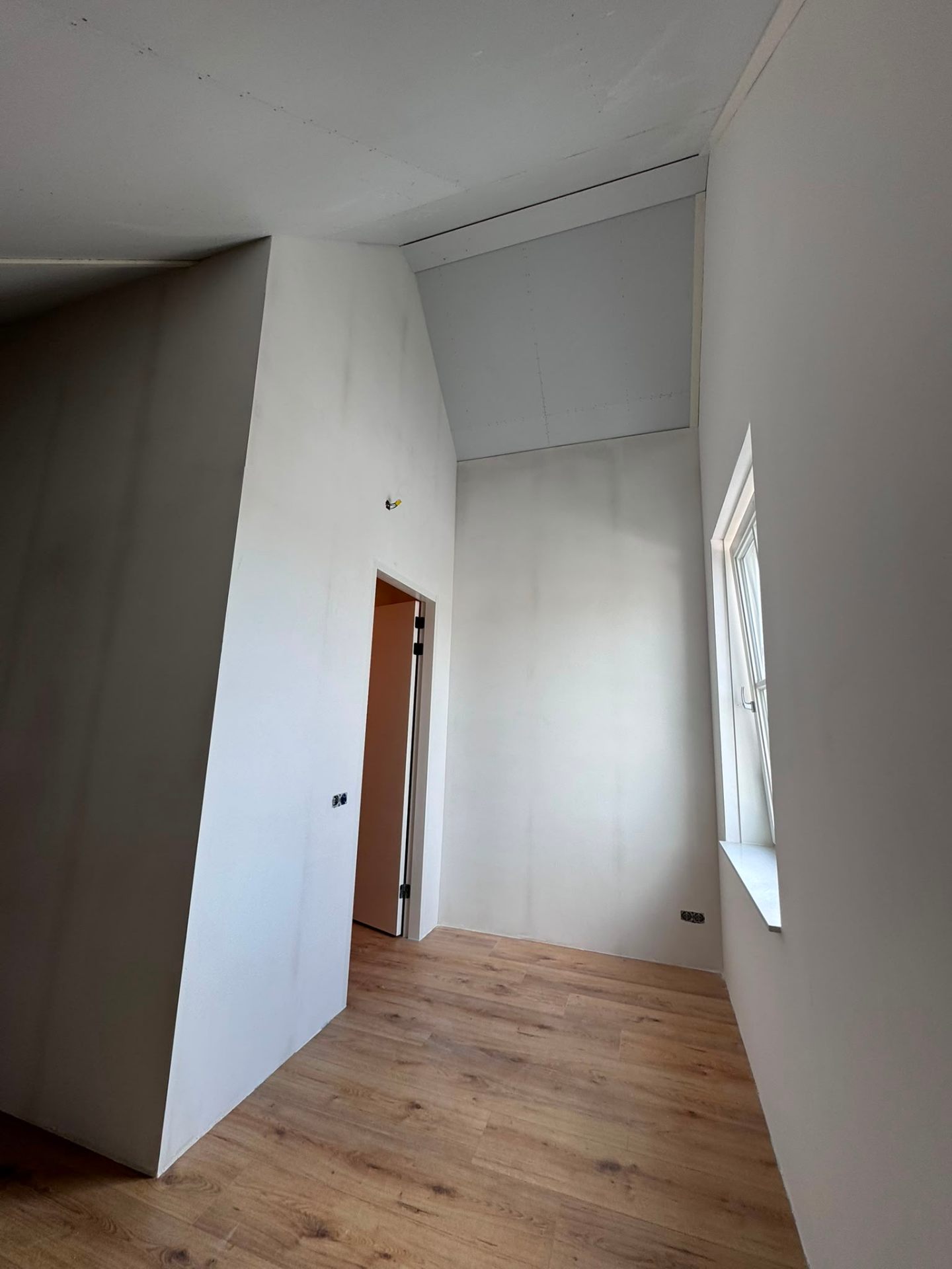 Strakke wandafwerking